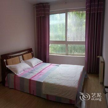 青岛临四方长途站套三厅家庭度假房公寓酒店提供图片