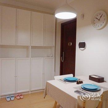重庆瑜伽老师小鱼的家公寓酒店提供图片