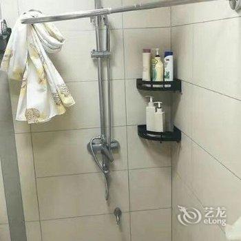 青岛精装新房北欧实木家具公寓酒店提供图片