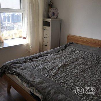 青岛精装新房北欧实木家具公寓酒店提供图片