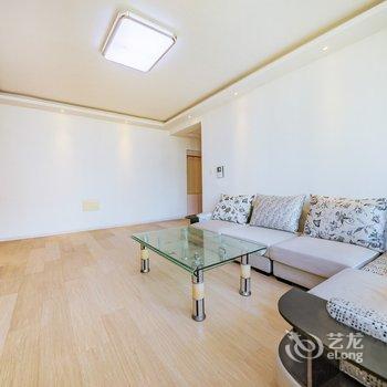 青岛谁家民宿(秦岭路分店)酒店提供图片