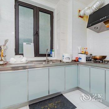 青岛旅行达人的糖果屋公寓酒店提供图片