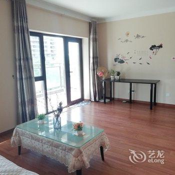 小龙虾公寓(青岛儿童乐园店)酒店提供图片