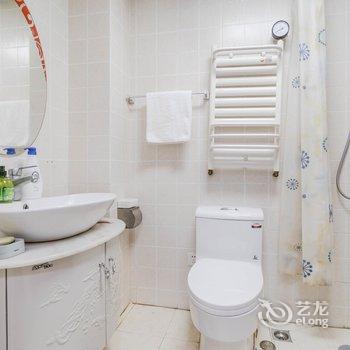 青岛金沙滩CBD商圈公寓酒店提供图片
