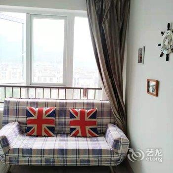 小格子公寓的门神(重庆大学城南路分店)酒店提供图片