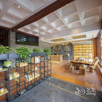 溪畔女儿家客栈(张家界千古情店)酒店提供图片