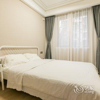 上海百年孤独千年一叹公寓(泰虹路分店)酒店提供图片