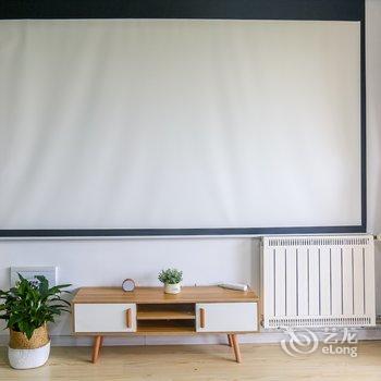 青岛期个小熊公寓(12号店)酒店提供图片