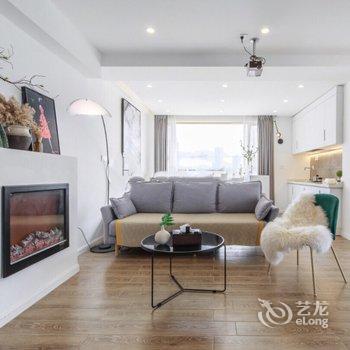 重庆猫猫是条狗公寓(二层路分店)酒店提供图片