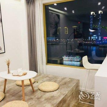 重庆猫猫是条狗公寓(二层路分店)酒店提供图片