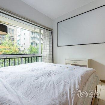成都诗与胡说公寓(法云庵路分店)酒店提供图片