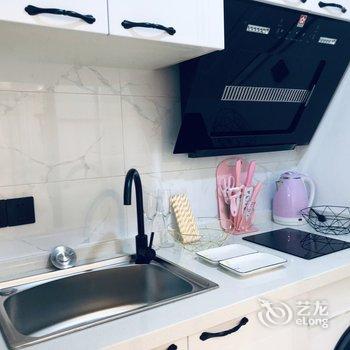 上海暖心沙发公寓(18号店)酒店提供图片