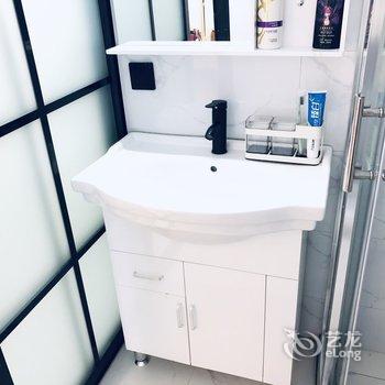 上海暖心沙发公寓(18号店)酒店提供图片