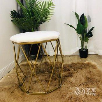 上海暖心沙发公寓(18号店)酒店提供图片