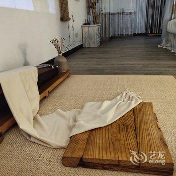 南宁白色的草草公寓酒店提供图片