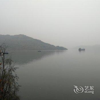 重庆江风徐来民宿酒店提供图片