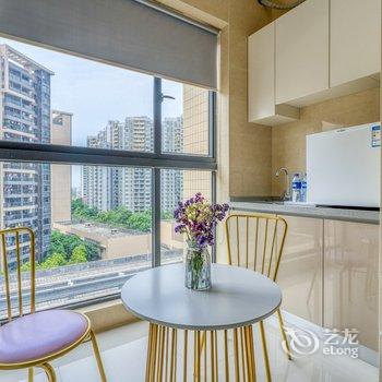 三月柳主题公寓(江门外滩湿地公园外海店)酒店提供图片