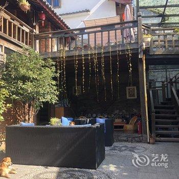 束河莲上花坊民宿(松园路分店)酒店提供图片