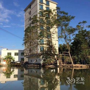 新丰皇室假日温泉酒店酒店提供图片