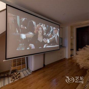 青岛桃子粑粑公寓(12号店)酒店提供图片