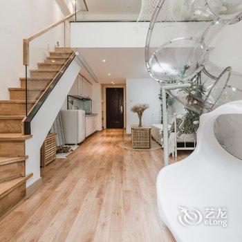 青岛桃子粑粑公寓(12号店)酒店提供图片