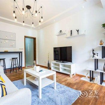 罗琴公寓(长江滨江路1号分店)酒店提供图片