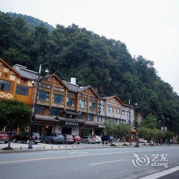 溪畔女儿家客栈(张家界千古情店)酒店提供图片