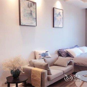 浪漫主题公寓(普丰路分店)酒店提供图片