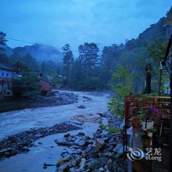 西岭雪山原山民宿酒店提供图片