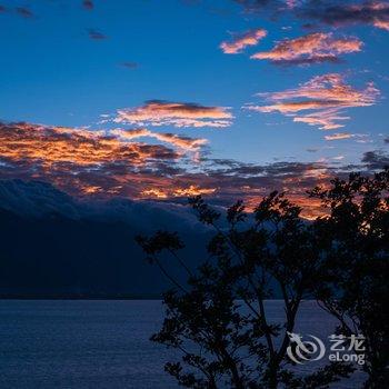 沽月·汀风海景别墅酒店(大理机场洱海海东风景区店)酒店提供图片