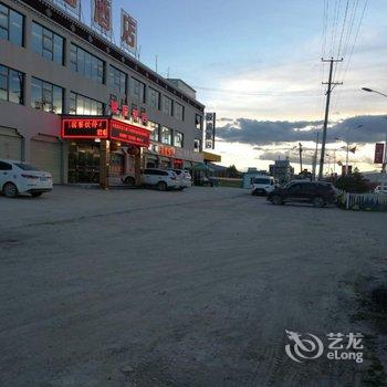当雄君临酒店酒店提供图片
