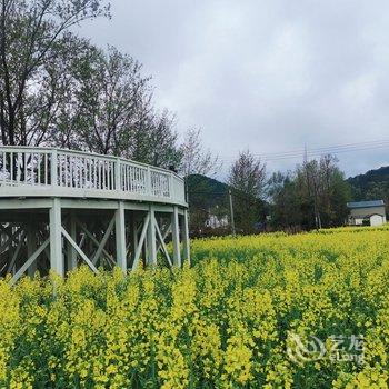 青旅无间客栈(崇州道明竹艺村分店)酒店提供图片