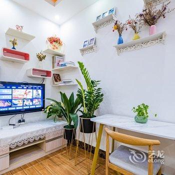 甲轩公寓(民族大道分店)酒店提供图片
