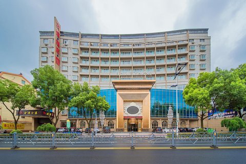 靖江白金汉宫商务酒店