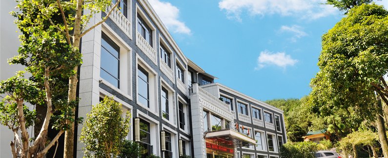 常山湖中居大酒店