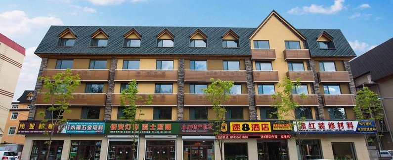 速8酒店(长白山美人松林店)