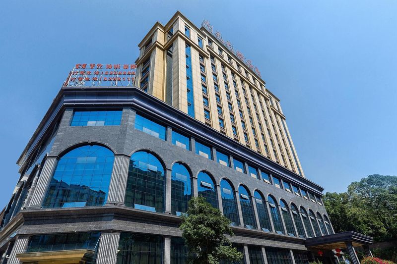 天来豪庭到延安路怎么走?- 住哪网