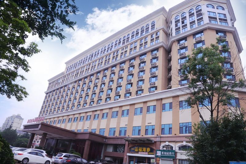 青岛市新兴体育馆到雍华庭大酒店怎么走?- 住哪网