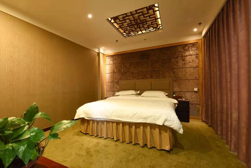 凯鸽酒楼(水泉湾店二部)到同煤集团怎么走?- 住哪网