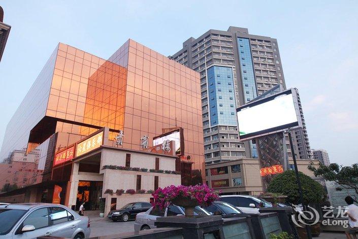 【郑州百顺国际酒店】地址:二七区郑密路1号(郑密路与淮河路交汇处)