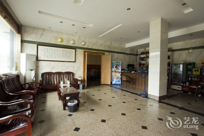 钦州华庭主题酒店
