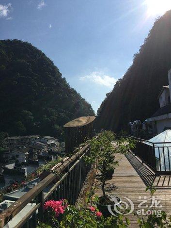 万丽花园大酒店(阳朔西街漓江店)