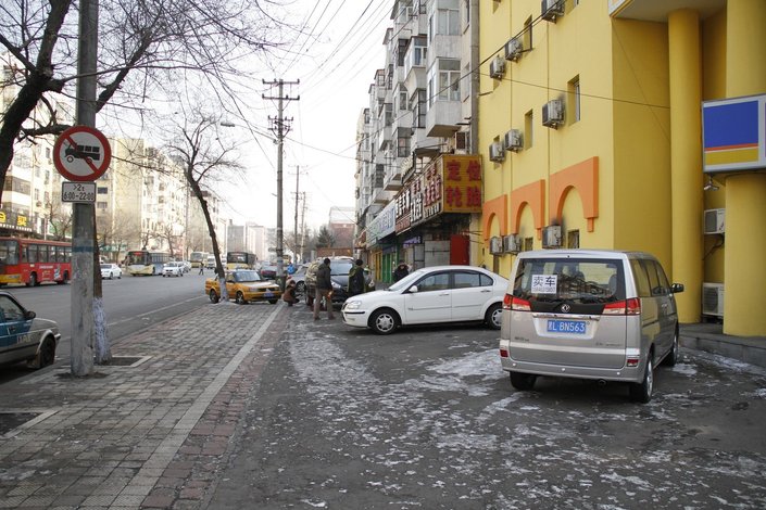 【7天连锁酒店(哈尔滨通达街西大桥地铁站店】地址:南岗区通达街90号