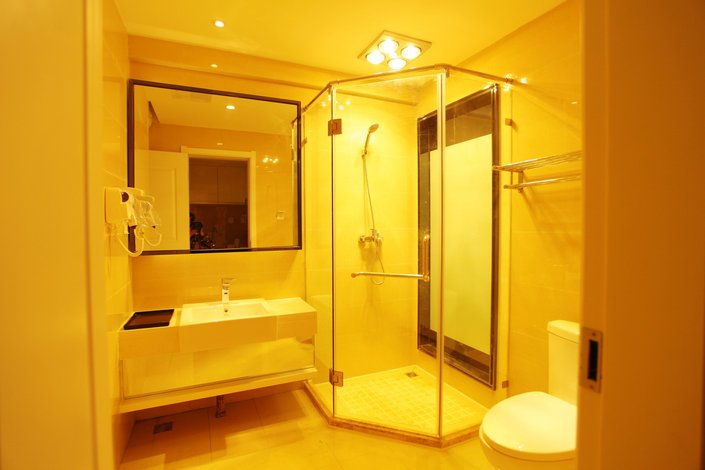 【万达壹壹主题酒店(阜阳店)】地址:万达广场1号公寓15层1501室 –