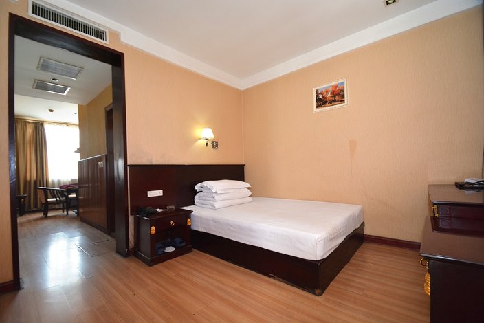 废弃禹州瑞丰宾馆