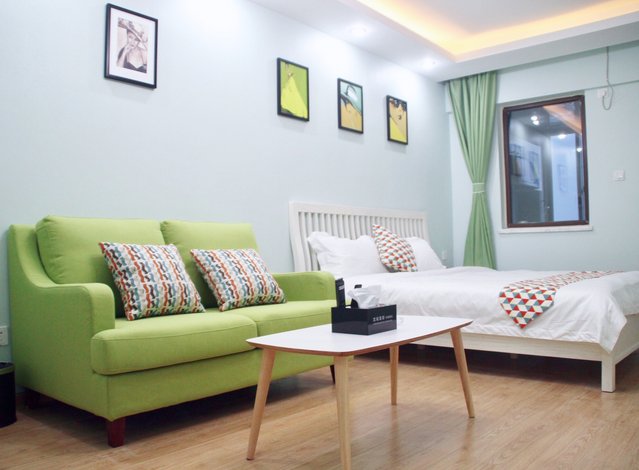 成都龙城高新主题酒店