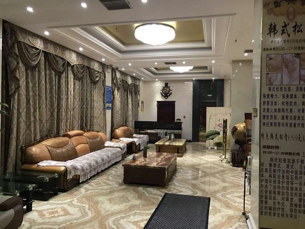 【中卫红宝宾馆】地址:沙坡头区鼓楼南街最南端(虹河水上乐园斜对面)