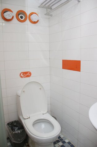 【中卫红宝宾馆】地址:沙坡头区鼓楼南街最南端(虹河水上乐园斜对面)