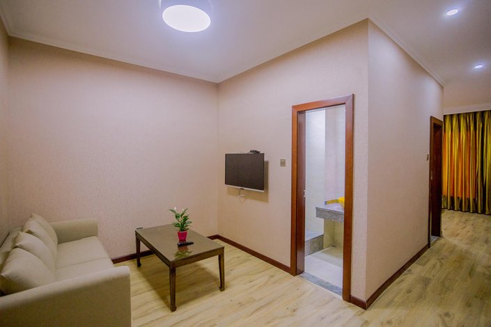 馨兰艺术酒店(成都犀浦地铁站店)