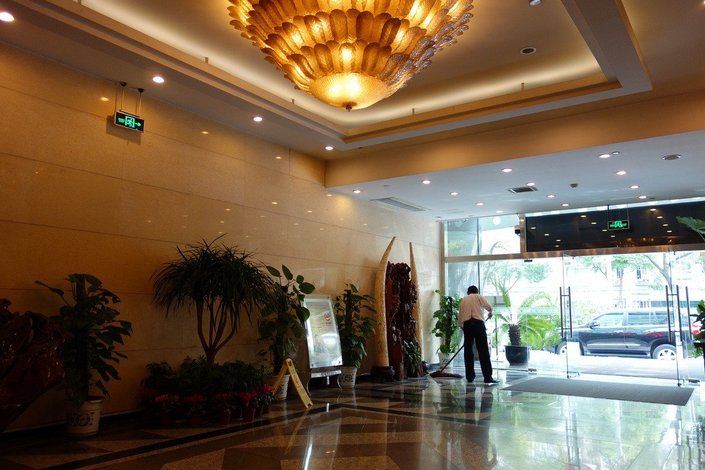 杨建华大酒店(上海花木店)